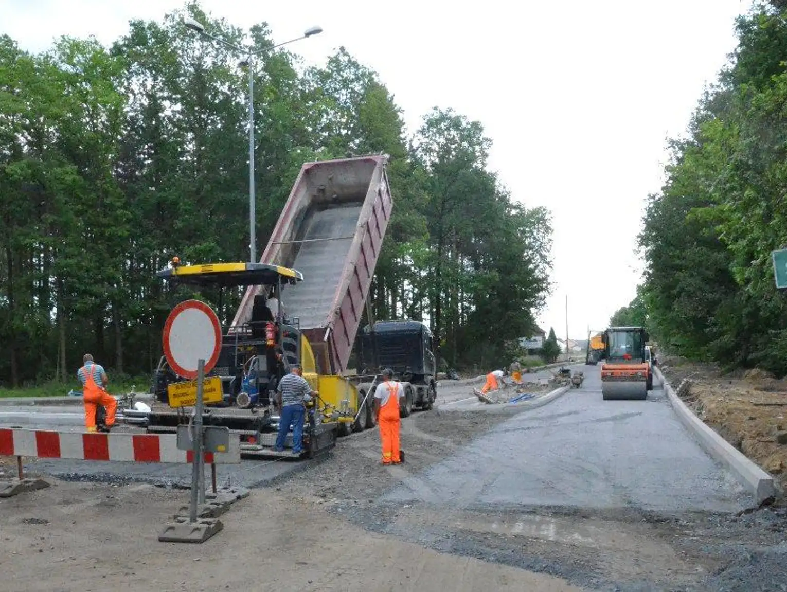 Przebudowa drogi wojewódzkiej w Starym Koźlu na finiszu Tak teraz