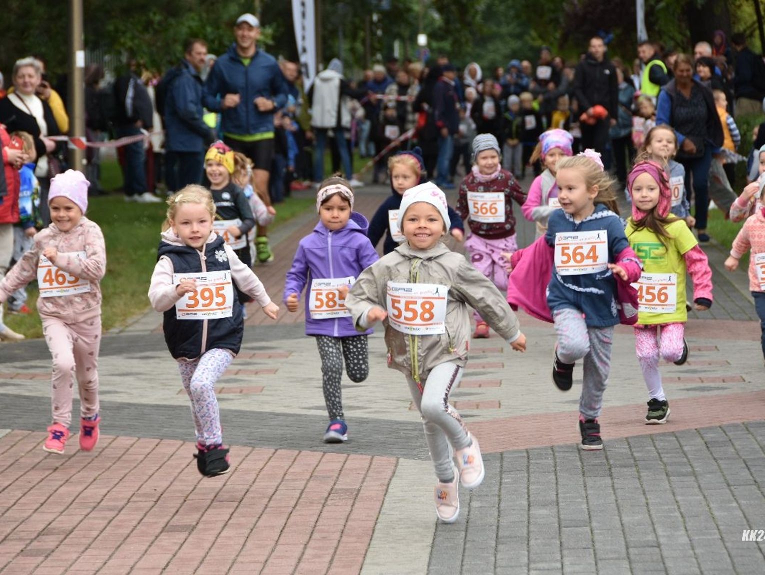 Sportowa Rywalizacja W R Dmie Ciu Dzieci I M Odzie Rozpocz Y Bieg