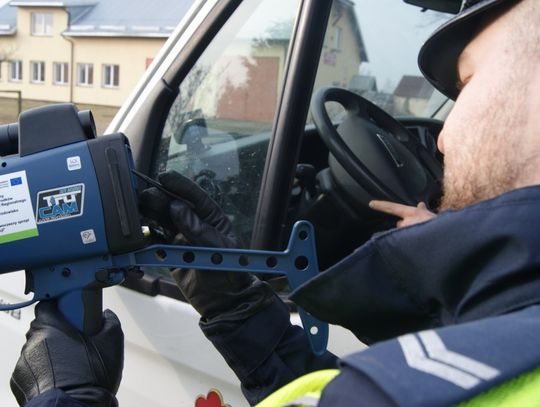 22-latek znacznie przekroczył prędkość na obwodnicy - stracił prawko i zapłaci 1500 złotych mandatu