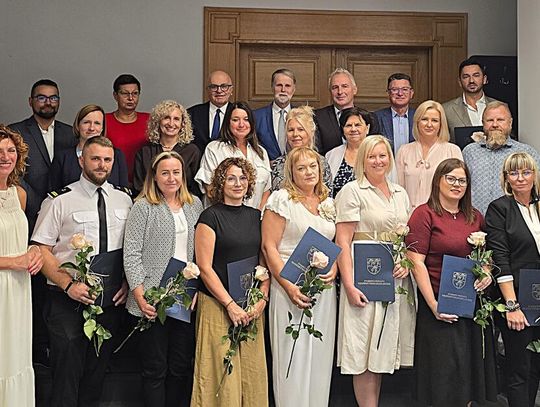 30 lat w służbie edukacji. Jubileusz dyrektor Kossakowskiej i awanse pedagogów