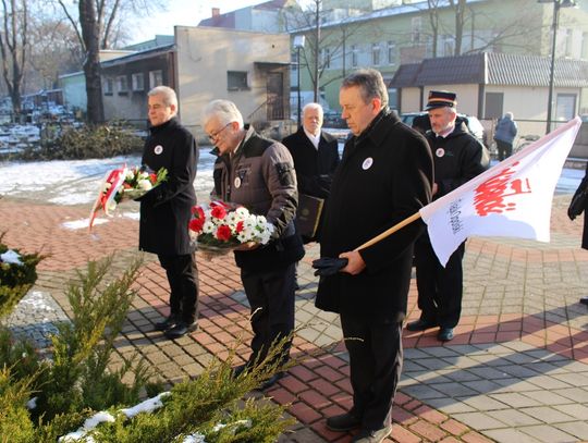 40. rocznica wybuchu stanu wojennego. W Kędzierzynie-Koźlu złożono kwiaty pod pomnikami