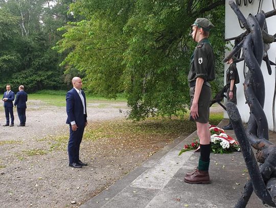 80. rocznica pierwszego transportu do Auschwitz. Uroczystość w filii obozu w  Sławięcicach