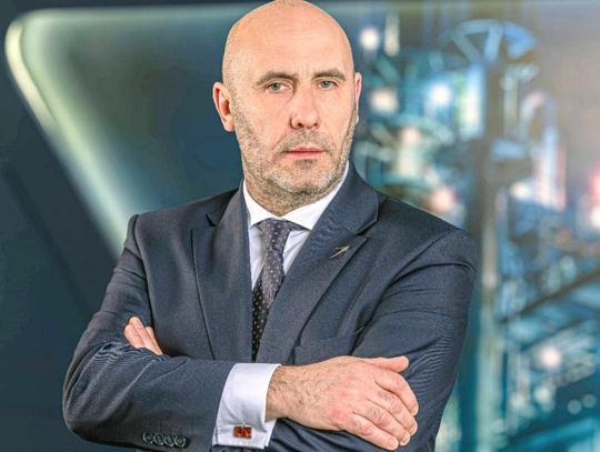 Adam Leszkiewicz zrezygnował z funkcji prezesa Grupy Azoty. Teraz stanie na czele Polskiej Grupy Zbrojeniowej Adam Leszkiewicz zrezygnował z funkcji prezesa Grupy Azoty. Teraz stanie na czele Polskiej Grupy Zbrojeniowej