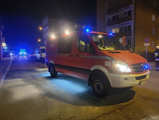 Alarm bombowy i ewakuacja w hotelu na osiedlu Piastów. Służby przeszukują budynek