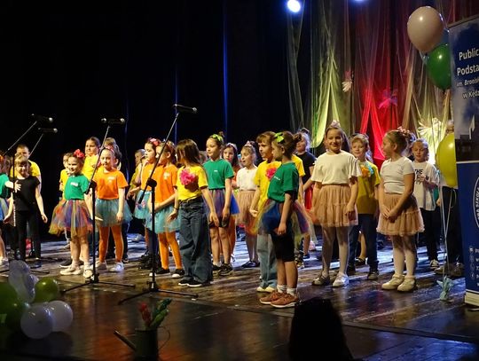 Artystyczny świat "Dziewiętnastki" na deskach "Chemika". Koncert "Muzyczna eksplozja wiosny"