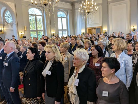 Aula pękała w szwach. Tłumy absolwentów na zjeździe z okazji 80-lecia I Liceum Ogólnokształcącego