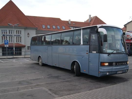 Autobusy zastąpią pociągi. Utrudnienia na linii kolejowej Kędzierzyn-Koźle - Nysa