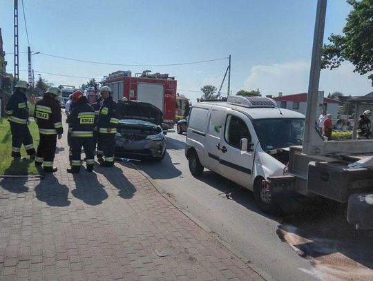 Bardzo niefortunna kolizja w Reńskiej Wsi. Ogromny korek po zderzeniu trzech aut