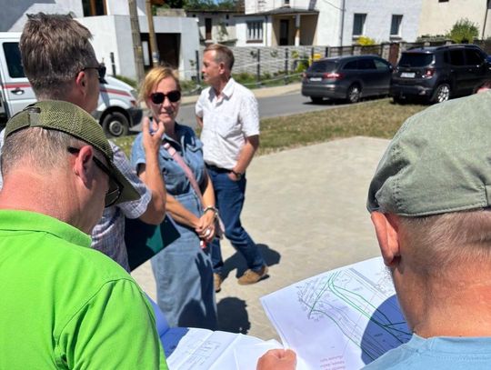 Będzie kolejny etap inwestycji na terenie z boiskiem do gry w bule. Pojawi się oświetlenie, alejka i więcej ławek