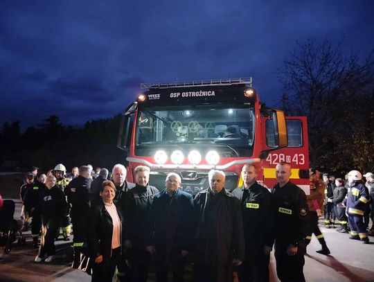 Bezpieczniej w gminie Pawłowiczki. Nowy pojazd dla strażaków ochotników z Ostrożnicy