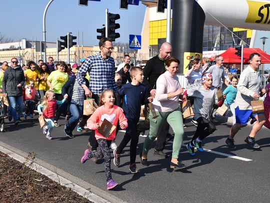 Bieg rodzinny, zawody dzieci i dekoracja zwycięzców. Fotoreportaż z aktywnej niedzieli w Śródmieściu