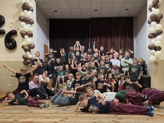 Breakdance i gimnastyka artystyczna na wyjątkowych warsztatach! Funky Kids na nocowance pełnej bitów