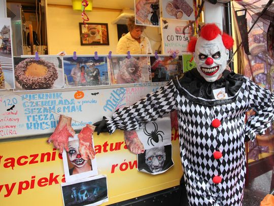 Burgery na grillach, langosze się smażą. W Kędzierzynie-Koźlu trwa halloweenowy zlot food trucków