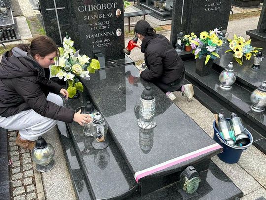By pamięć o nich nie zgasła. Żołnierze i młodzież zadbali o groby polskich bohaterów