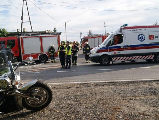 Chopper zderzył się z osobówką. Wypadek na drodze krajowej nr 45. ZDJĘCIA