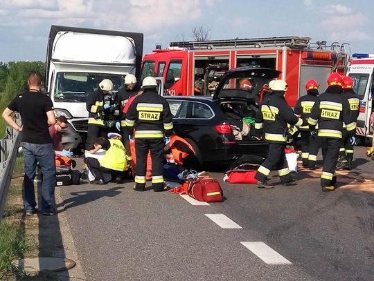 Czołowe zderzenie na obwodnicy Kędzierzyna-Koźla. Droga jest całkowicie zablokowana