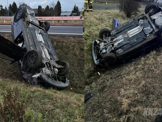 Dachowanie na Drodze Krajowej nr 45 w Poborszowie. Kierowca trafił do szpitala