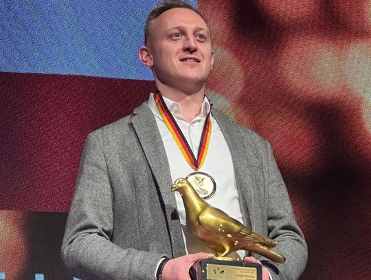 Dariusz Bonczek mistrzem świata! Niesamowity sukces kędzierzyńskiego hodowcy i jego gołębicy KoKo