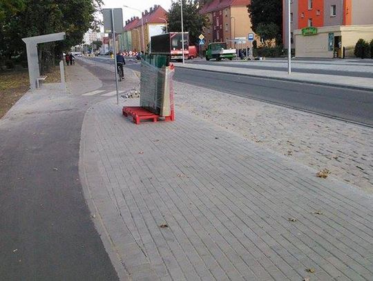 Dlaczego na Kozielskiej przystanki autobusowe rozmijają się z zatoczkami?