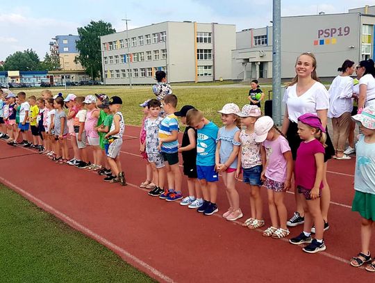 Dobra zabawa i sportowa rywalizacja. Miting lekkoatletyczny dla przyszłych pierwszaków w PSP 19