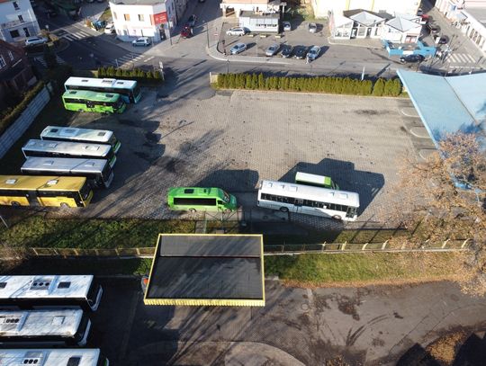 Dodatkowy parking na jarmark bożonarodzeniowy. Auto będzie można zostawić za dworcem w Koźlu