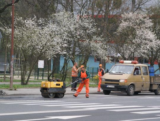 Drogowcy łatają aleję Jana Pawła II. Gdzie jeszcze można spodziewać się remontów?