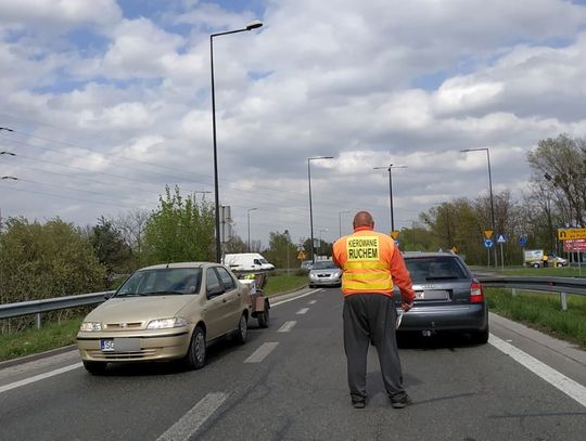 Drogowcy łatają obwodnicę Kędzierzyna-Koźla. Kierowcy muszą uzbroić się w cierpliwość