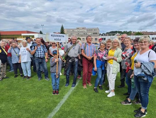 Duża ekipa z Kędzierzyna-Koźla na Dniu Sportu w czeskim mieście Náchod. Dołączyli do międzypokoleniowej drużyny