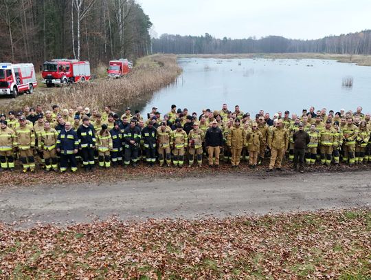 Duże ćwiczenia strażaków OSP przy zbiorniku Kozieławy. W szkoleniu wzięło udział blisko 150 druhów