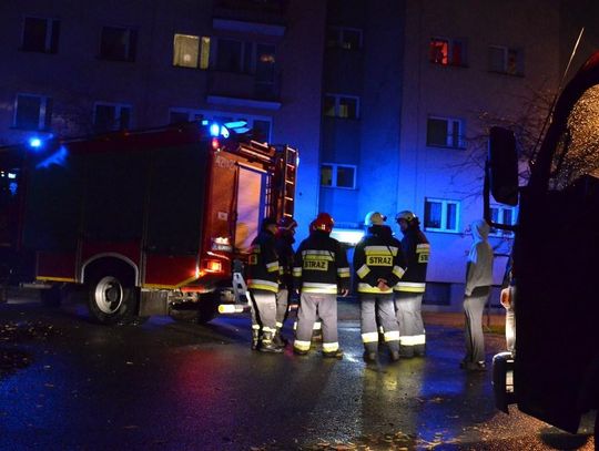 Dużo dymu o nic. Zasnął przy gotowaniu, obudzili go strażacy. ZDJĘCIA