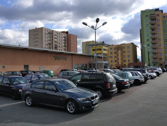 Duży parking w Śródmieściu wkrótce tylko dla klientów supermarketu