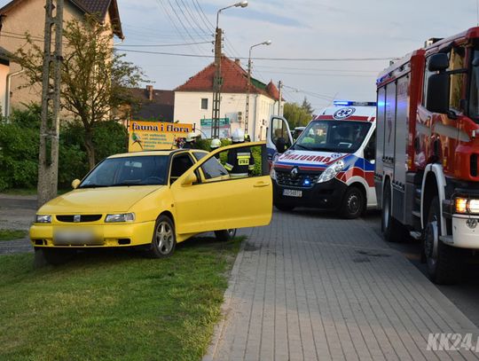 Dwóch Ukraińców pobiło się podczas jazdy autem. Ranny w głowę kierowca zabrany do szpitala