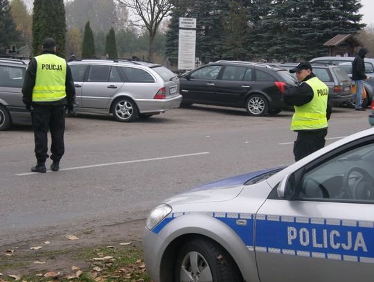 Dziesięć kolizji, dwóch pijanych kierowców i zatrzymane dokumenty - podsumowanie akcji "Znicz"