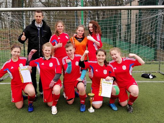 Dziewczyny ze Sławięcic zwyciężyły w piłkarskich mistrzostwach powiatu