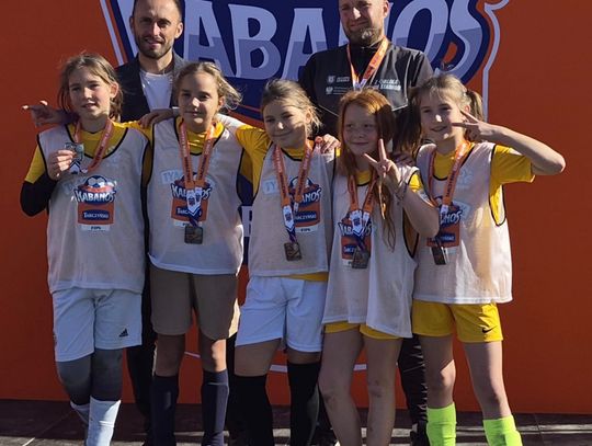 "Dziewiątka" mistrzem województwa! Młode piłkarki triumfowały w Copa Kabanos