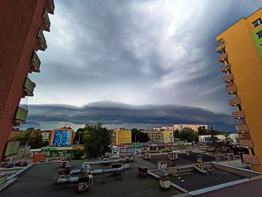 Dziś możliwa zmiana pogody. Meteorolodzy ostrzegają: możliwe burze z porywistym wiatrem