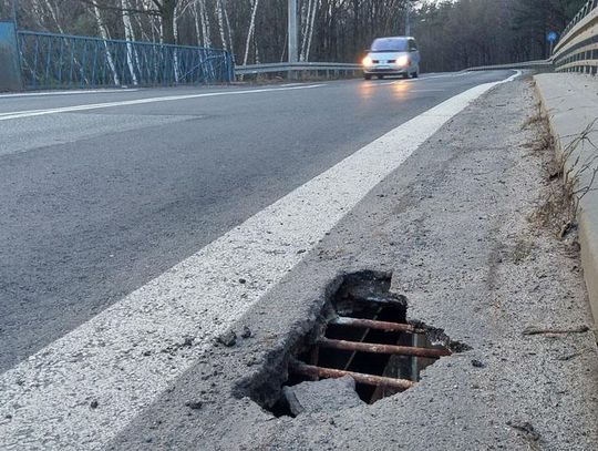 Dziura w wiadukcie na drodze do Azotów wciąż straszy. Pojawił się problem z remontem