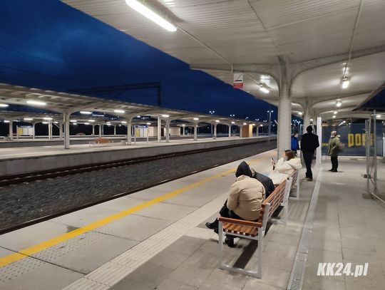 Elektroniczne tablice na peronach kędzierzyńskiego dworca mogą pojawić się dopiero za kilka lat
