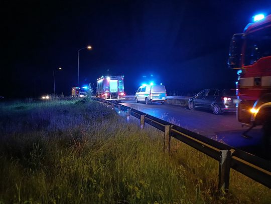 Figlująca parka postawiła na nogi służby ratunkowe. Ze zgłoszenia wynikało, że auto wypadło z drogi