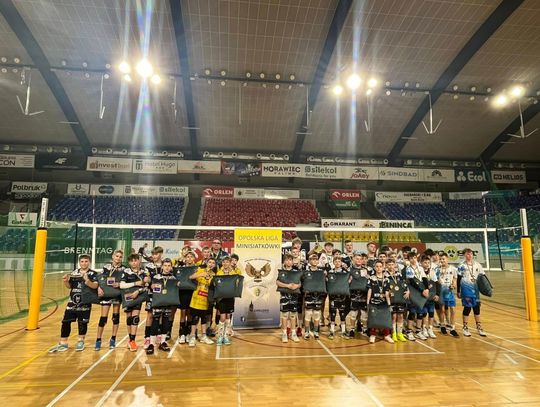 Finał Opolskiej Ligi Mini Siatkówki. Na parkiecie hali Azoty rywalizowało aż 20 drużyn z regionu