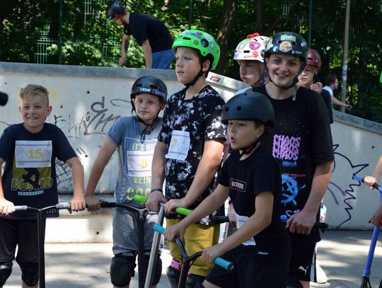 Fruwające rowery i hulajnogi. Trwają Mistrzostwa Skatepark w Kędzierzynie-Koźlu. ZDJĘCIA