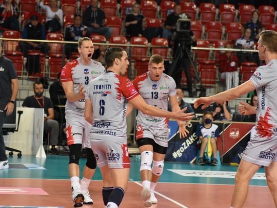 Grupa Azoty ZAKSA nie zwalnia tempa. Kędzierzynianie ograli Jastrzębski Węgiel. FOTOREPORTAŻ