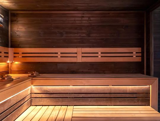 Hartuj się jak Skandynaw: Jak prawidłowo korzystać z sauny ogrodowej JuraSpa?