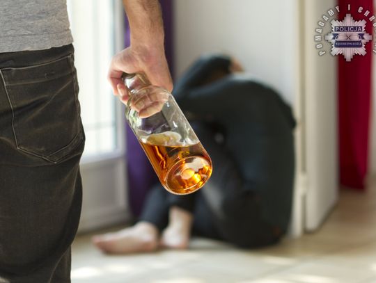 Horror w Kędzierzynie-Koźlu. 26-letni mężczyzna dusił, bił i poniżał swoją ciężarną żonę