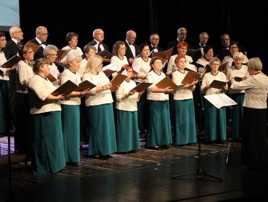 Ich muzyczna podróż trwa już 15 lat. Urodzinowy koncert chóru "Cantabile"