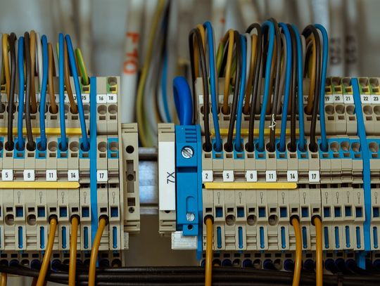 Instalacja elektryczna a świadectwo energetyczne – jak uniknąć błędów w dokumentacji