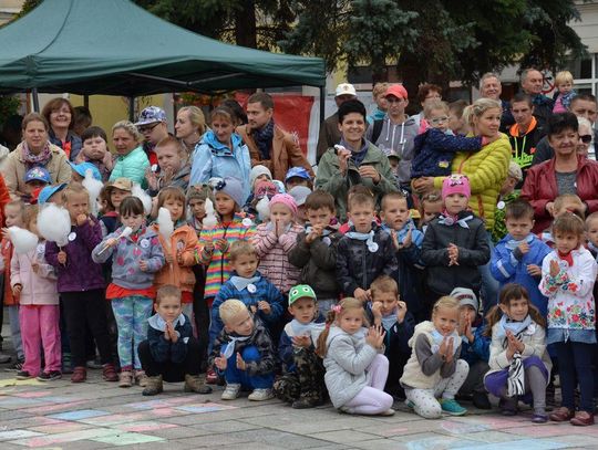 Integrowali się na rynku. XV obchody Dnia Godności w Kędzierzynie-Koźlu. ZDJĘCIA