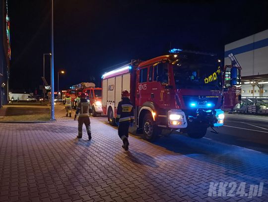 Interwencja policji i straży pożarnej w kinie na Pogorzelcu. Alarm po informacji o zagrożeniu