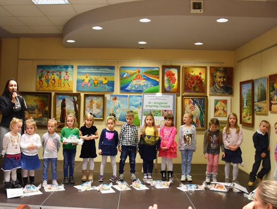 „Ja - przyjaciel przyrody i książek” – dzieci odebrały nagrody i wyróżnienia w konkursie Miejskiej Biblioteki Publicznej