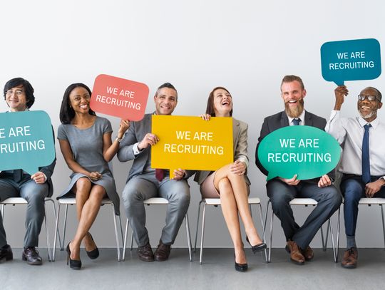 Jak biuro pośrednictwa pracy buduje efektywną sieć kandydatów?